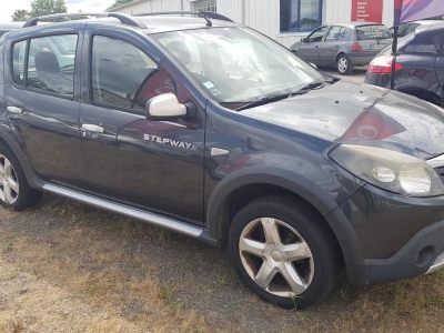 DACIA SANDERO STEPWAY - 1.5 DCI 75 CV LAUREATE