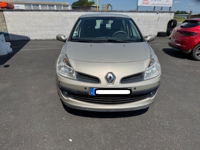 RENAULT CLIO III - 2.0 138 CV PRIVILEGE